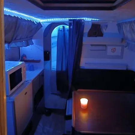 Nuit Insolite Sur Un Voilier Botel Saint-Cyprien (Pyrenees-Orientales)