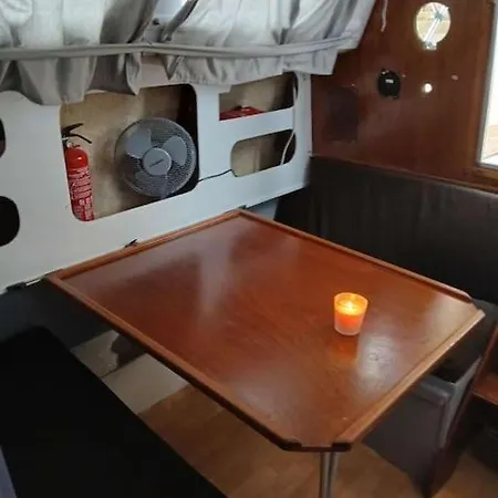 Úszó hotel Nuit Insolite Sur Un Voilier Saint-Cyprien